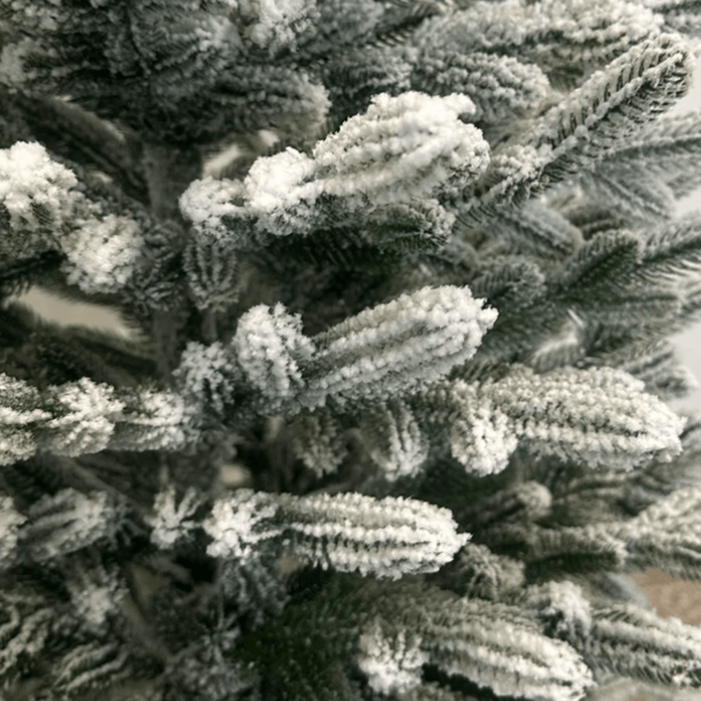 Detalii Brad artificial de Crăciun in ghiveci 3D Ivy